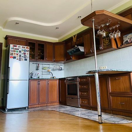 Cozy Apartment Near Republic Square Jerevan Exteriör bild