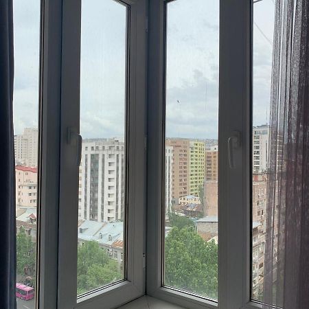 Cozy Apartment Near Republic Square Jerevan Exteriör bild