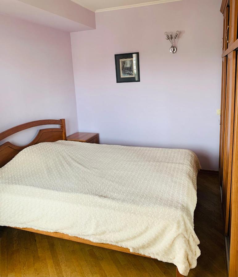 Cozy Apartment Near Republic Square Jerevan Exteriör bild